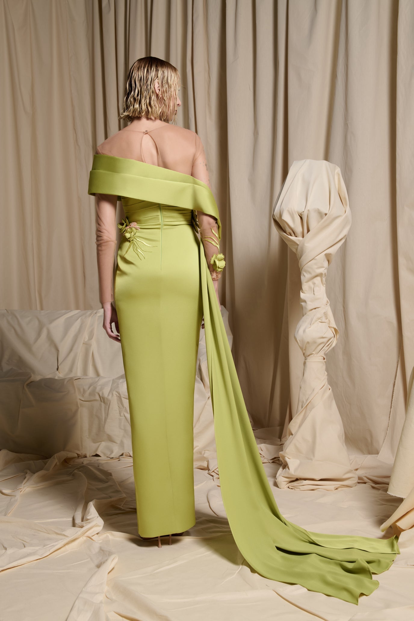 نور فتح الله 705