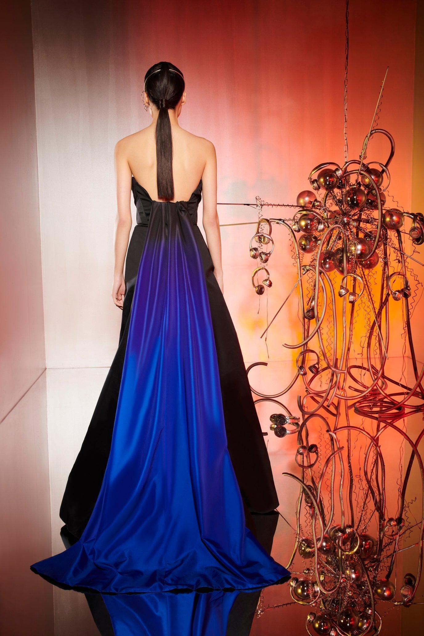 إيلي ذا لابل E048