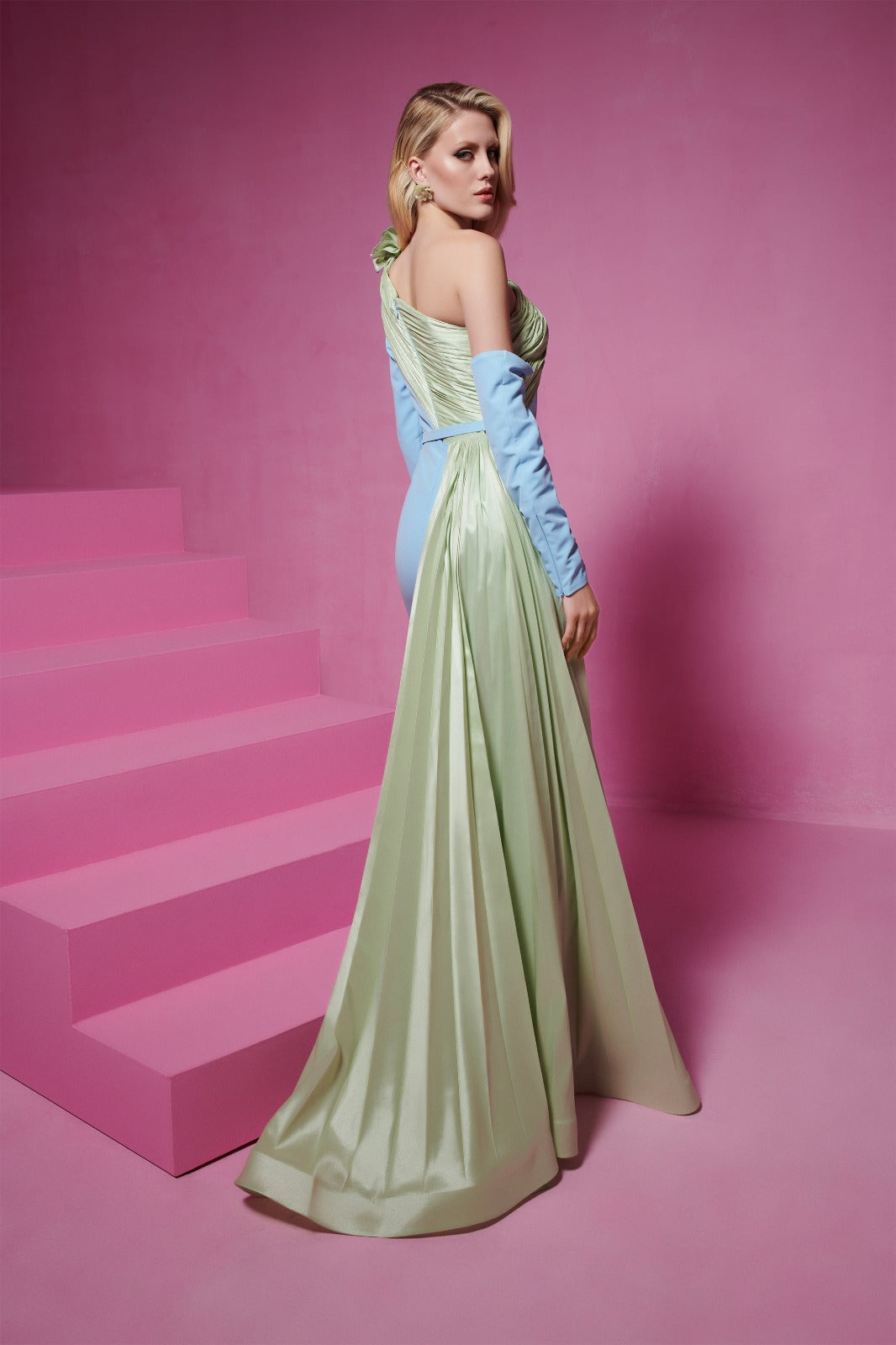 نور فتح الله 529