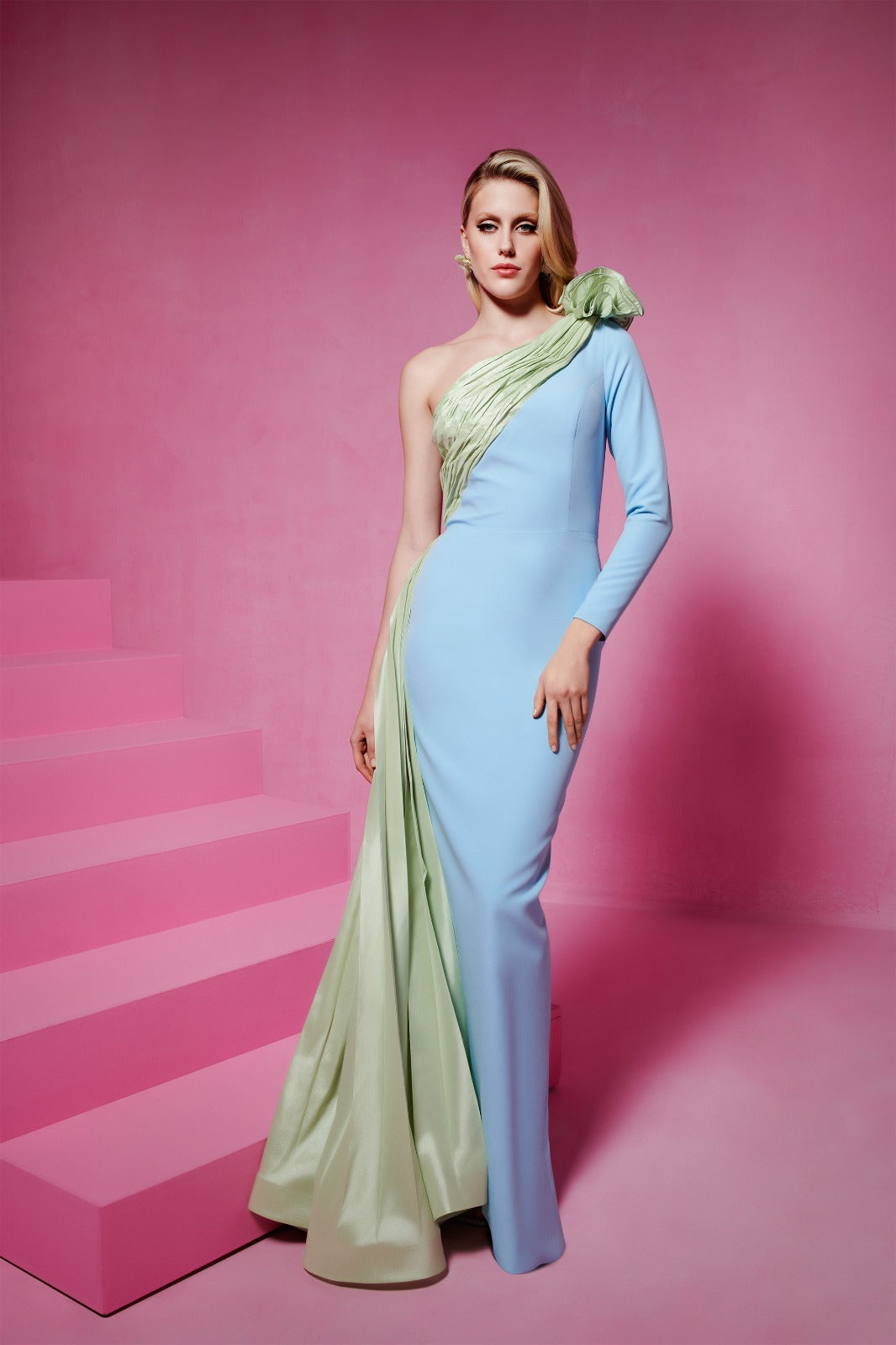 نور فتح الله 529