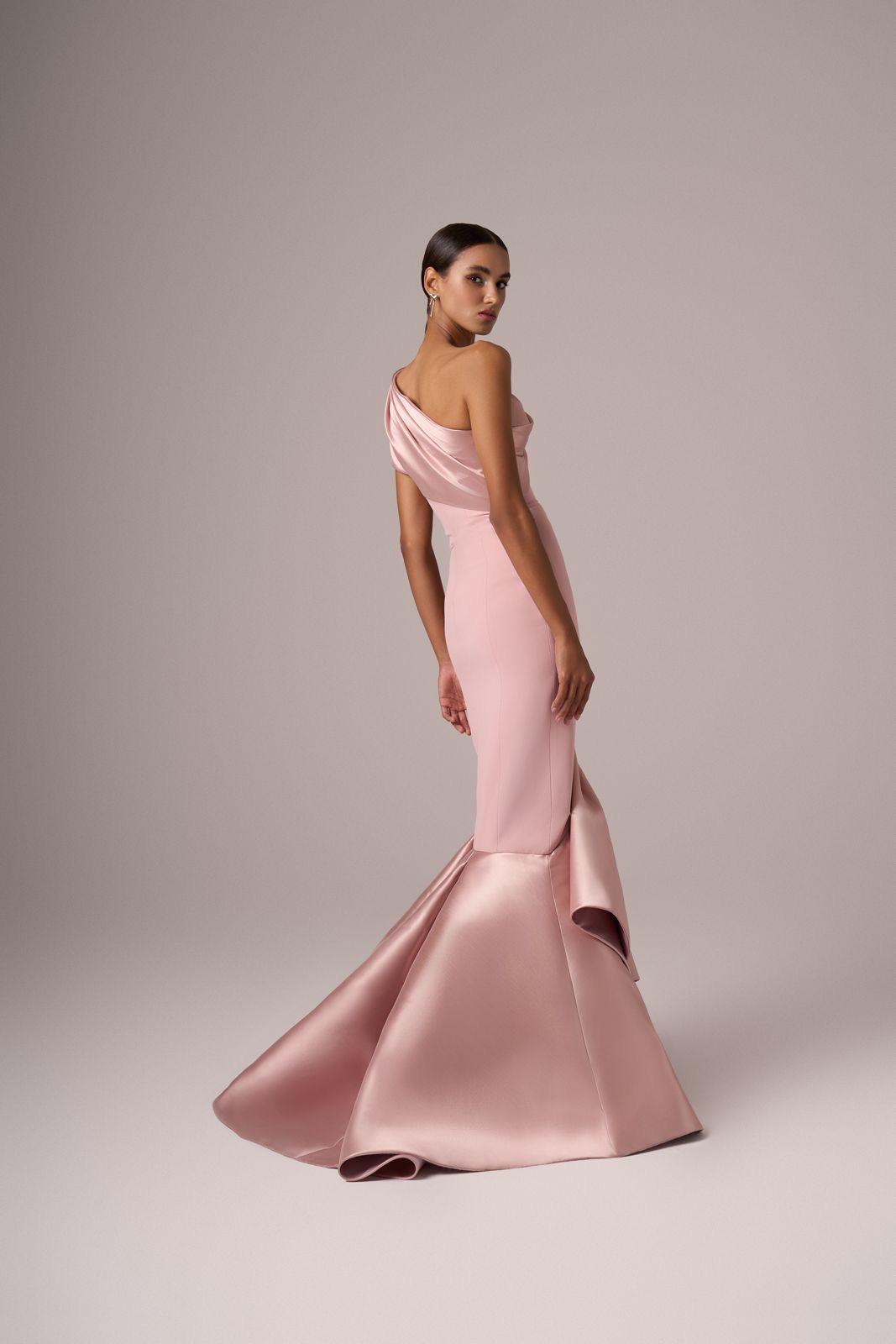 إيلي ذا لابل E083