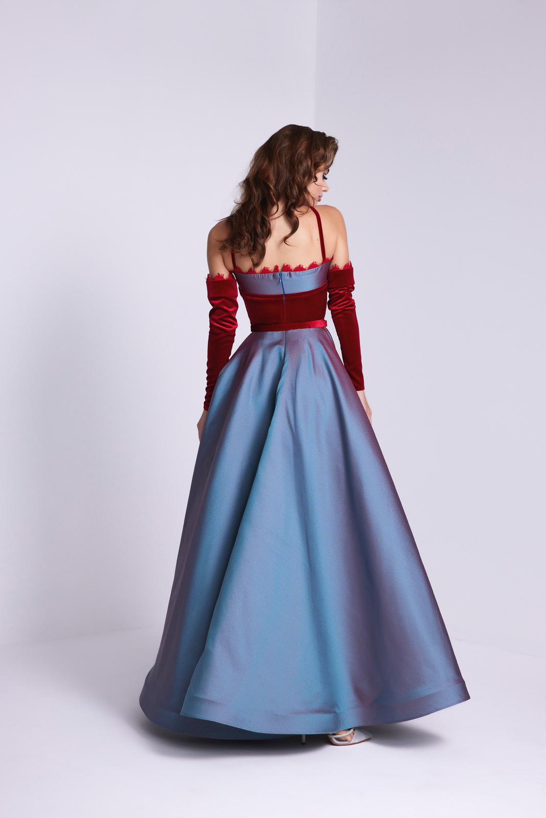 نور فتح الله 560