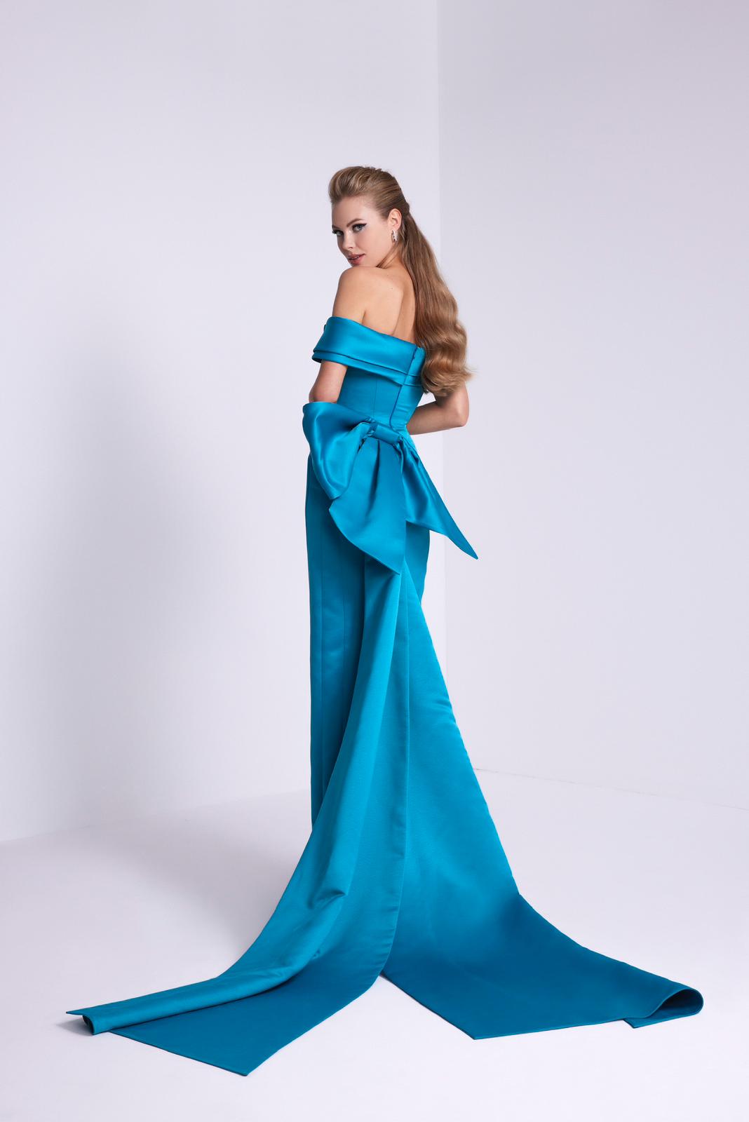 نور فتح الله 589