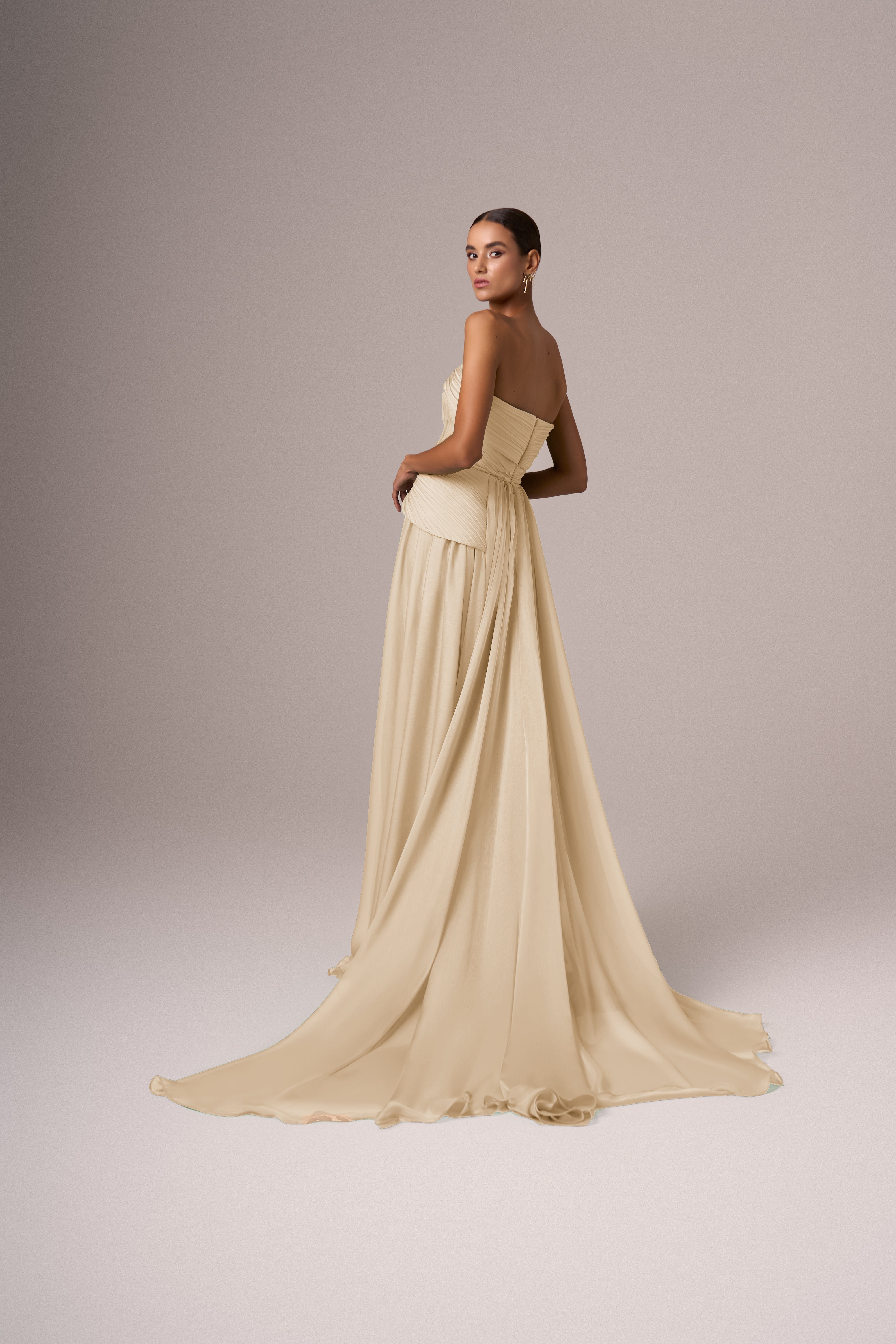 إيلي ذا لابل E082